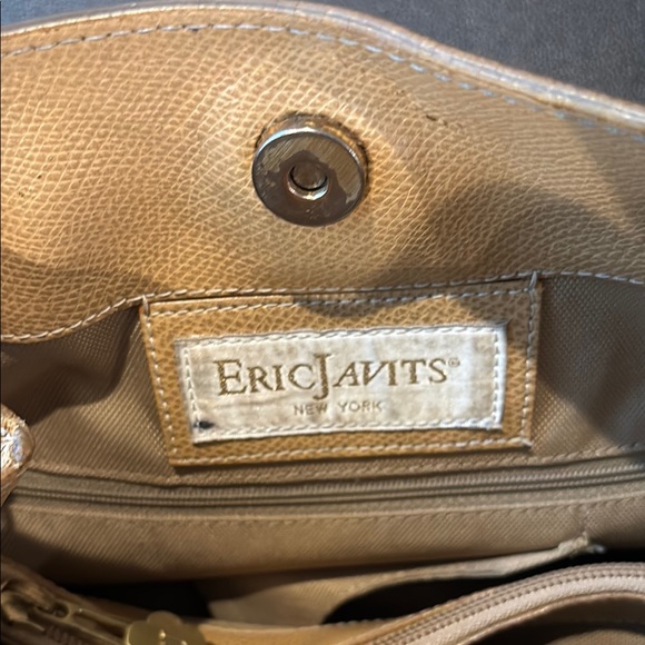 Eric Javits Tan and Gold Shoulder Bag with Chain Strap - Picture 5 of 9